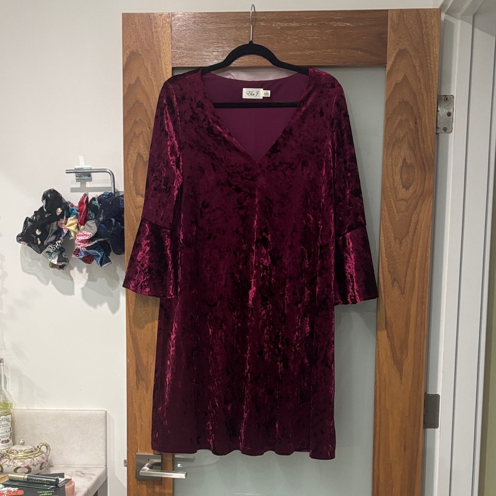 2014 Eliza J Velvet Purple Crushed Velvet Bell Sleeve Mini Dress